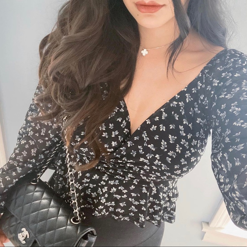 Nordstrom floral v neck blouse